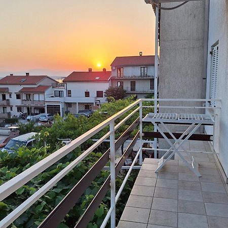 Apartments With A Parking Space Crikvenica - 5553 Exteriör bild